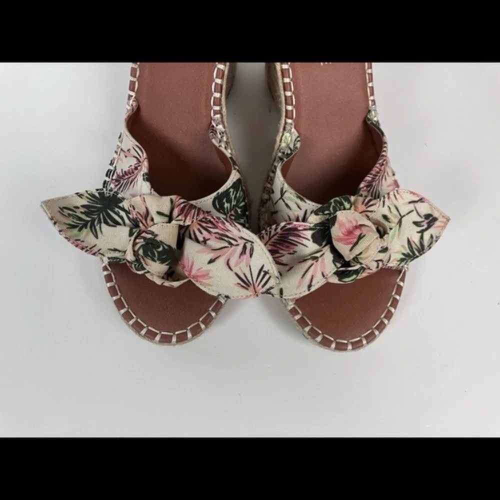Rampage Floral Fabric Wedge sandal